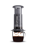 AeroPress Original kaffebrygger – kompakt og bærbar til hurtig, fyldig kaffe. Perfekt til espresso-lignende bryg eller filterkaffe på farten.