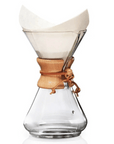 Bryg ren og velafbalanceret pour-over kaffe med Chemex Classic kaffebrygger. Tidløst design i glas, der sikrer optimal ekstraktion og smag. Bestil nu!