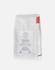 250g af vores delikate lysristede kaffe fra Tanzania, med frugtagtige noter og en frisk aroma, perfekt til en let morgenbryg