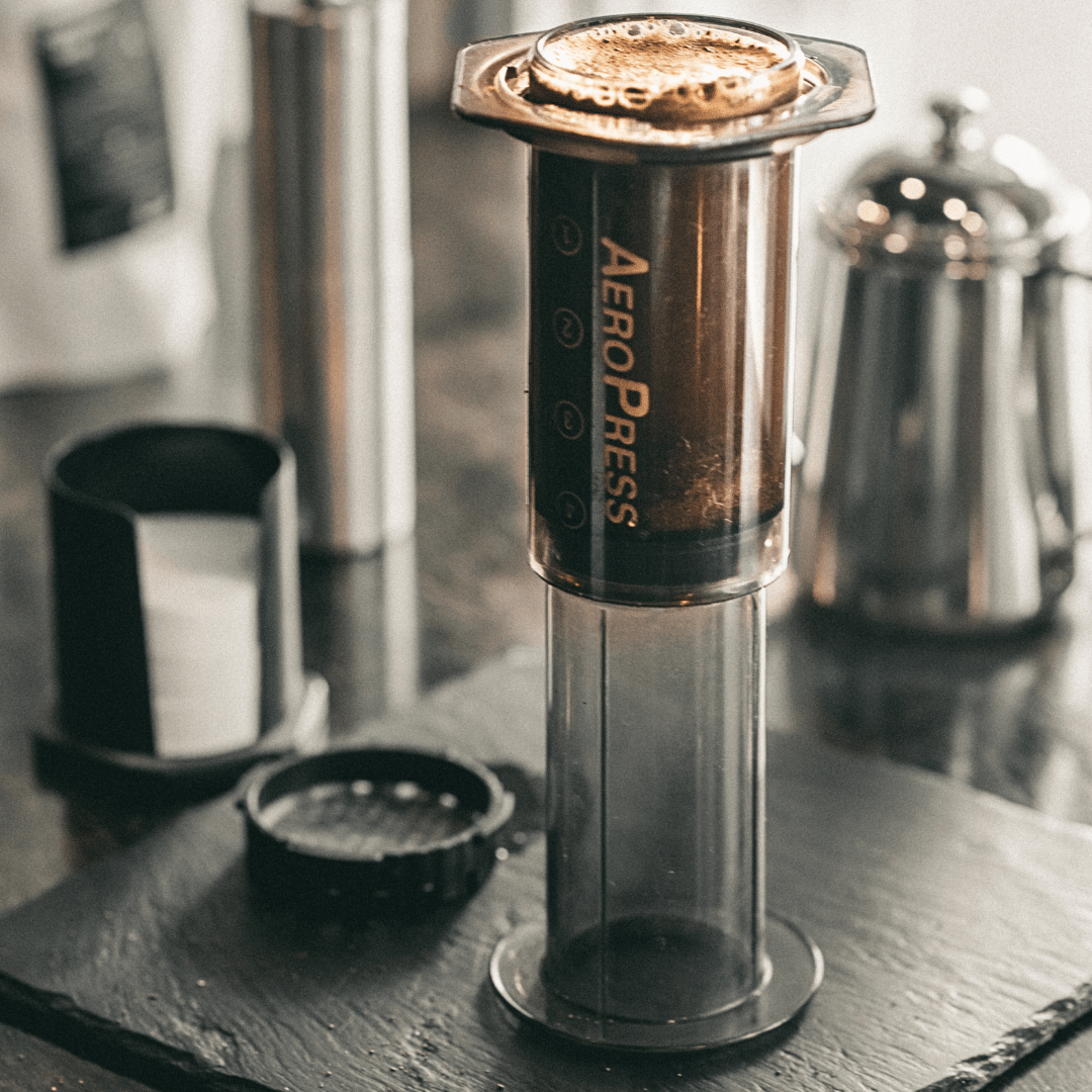 Den omvendte Aeropress metode indebærer at brygge kaffen med Aeropressen vendt på hovedet.