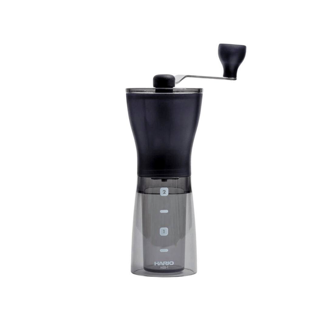 Få fuld kontrol over din kaffebrygning med en Hario håndkværn. Justerbar kværn, keramiske grater og kompakt design – perfekt til pour-over og espresso. Bestil nu!